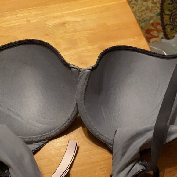 Victoria’s Secret body by Victoria 32DD bra NEW - Picture 3 of 3